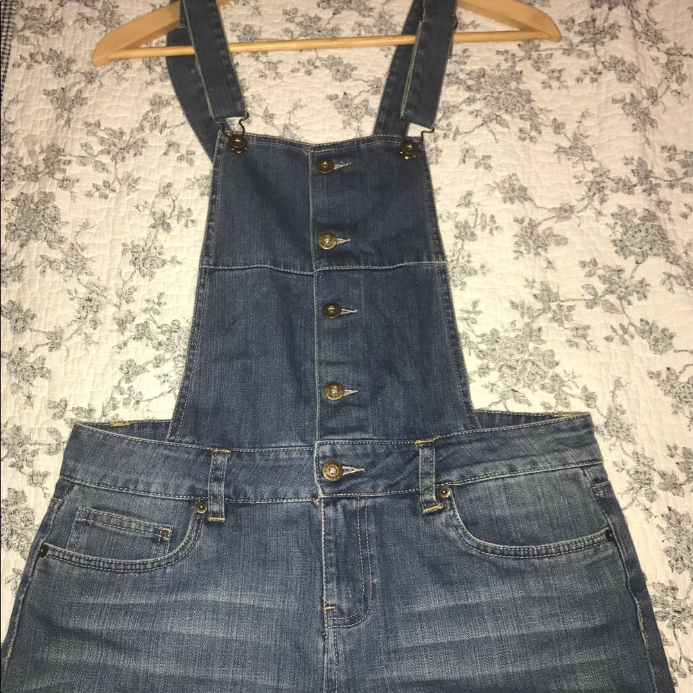 Short overalls